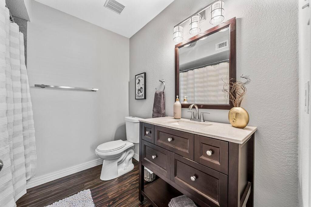 Luxe Condo In City Center Waco Ngoại thất bức ảnh