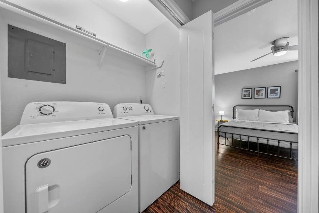 Luxe Condo In City Center Waco Ngoại thất bức ảnh